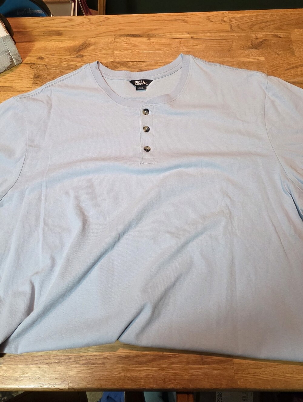 Mens XL Eddie Bauer 3 Button Cotton Short Sleeve Henley Shirt - Baby Blue